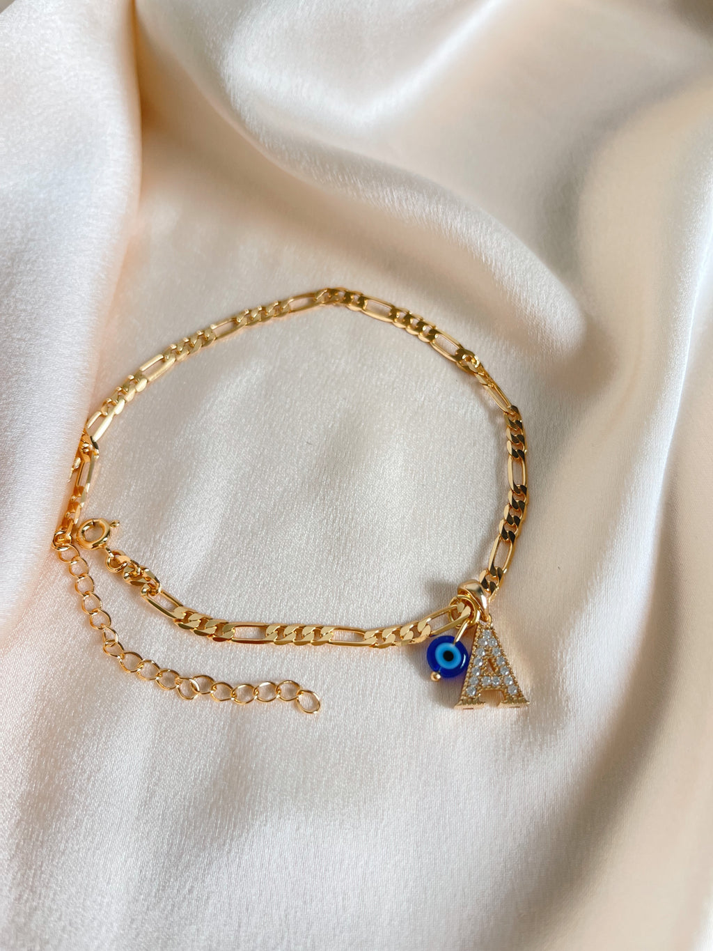 Ojitos Initial Bracelet